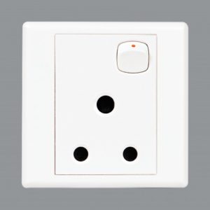 X7 15A Switched Socket Outlet